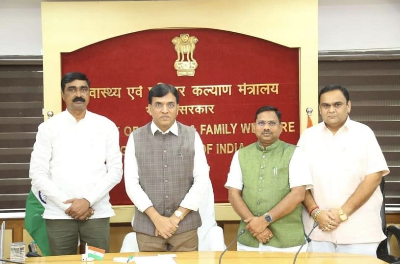 તા.૦૧-૦૬-૨૦૨૪ ના રોજ કેન્દ્રીય આરોગ્ય મંત્રી શ્રી મનસુખભાઈ માંડવીયાજીને જન્મદિવસની હાર્દિક શુભકામનાઓ પાઠવી.